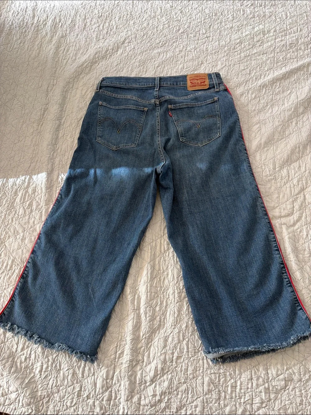 Levi's Blue Cropped Wide-Leg Jeans with Red Side Piping - Picture 2 of 11